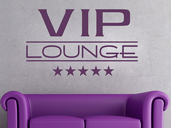 Wandtattoo VIP Lounge ber dem Sofa
