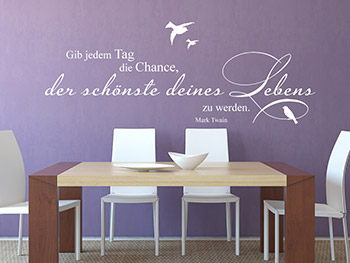 Wandtattoo Zitat mit Schwalben im Esszimmer