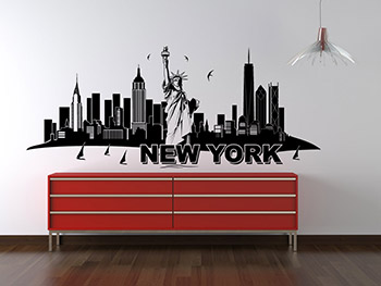Wandtattoo New York in schwarz ber dem Sideboard