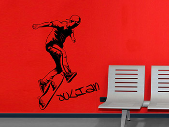 Wandtattoo Street Skater mit Name auf roter Wand