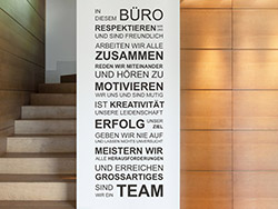 Wandtattoo In diesem B�ro sind wir ein Team